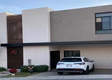 Casa · 319m² · 3 Recámaras · 2 Estacionamientos · Venta de Casa en Lomas del Molino III