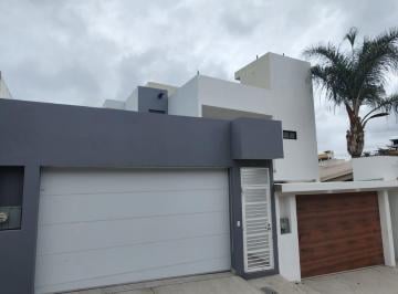 Casa de 3 habitaciones, Tijuana · Casa en Venta en Zona Dorada/ Colinas de Agua Caliente/