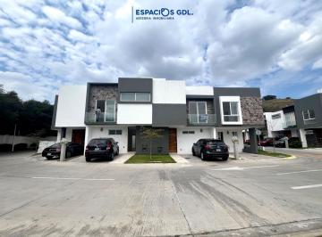 Casa en condominio de 3 habitaciones, Tlajomulco de Zúñiga · Vive en Armonía. Tu Nueva Casa con Roof Garden y Vista Natural.