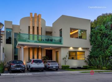 Casa en condominio de 4 habitaciones, Zapopan · Casa de Lujo en Venta con Elevador Olivos Residencial Zona Tec