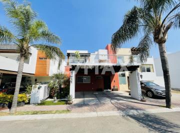 Casa en condominio · 241m² · 3 Recámaras · 2 Estacionamientos · Casa en Venta Portanova - (4)