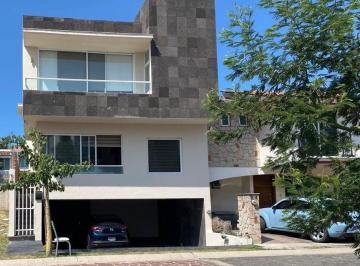 Casa en condominio · 236m² · 3 Recámaras · 2 Estacionamientos · Casa en Venta en Nueva Galicia Coto Granada