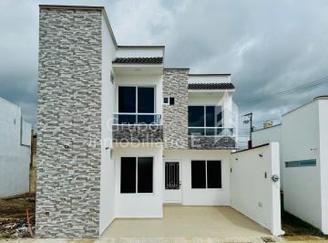 Casa de 3 habitaciones, Coatepec · Bonita Casa en Venta con Recámara en Planta Baja en Coatepec