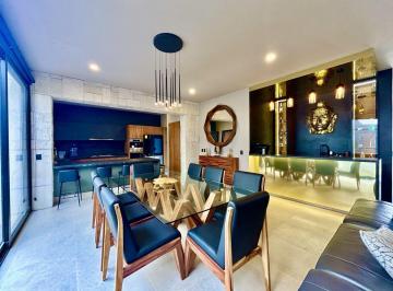 Comedor · Casa con Acabados de Lujo en Altozano (Con Más de 1.2 Mdp en Aditamentos Extra)