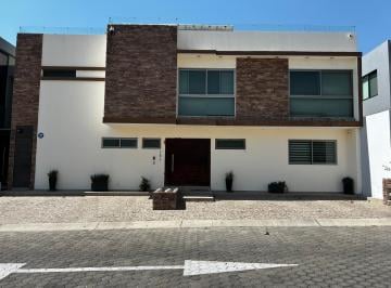 Casa de 5 habitaciones, Tlajomulco de Zúñiga · Hermosa Casa en Fraccionamiento Casa Fuerte