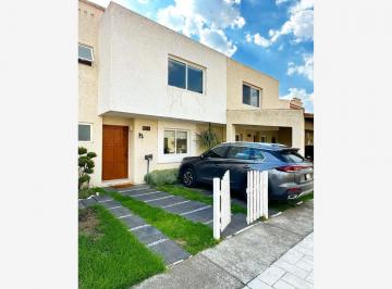 Casa · 190m² · 3 Recámaras · 1 Estacionamiento · Casa Amueblada en Villas El Castaño