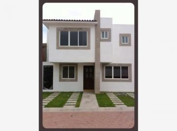 Casa · 130m² · 3 Recámaras · 2 Estacionamientos · Casa en Venta en Las Flores
