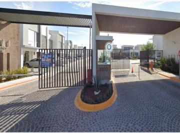 Casa · 135m² · 3 Recámaras · 2 Estacionamientos · Casa en Venta en Fraccionamiento Zakia
