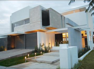 Casa de 3 habitaciones, Querétaro · Casa en Venta Campanario Oportunidad - Casa Vergel