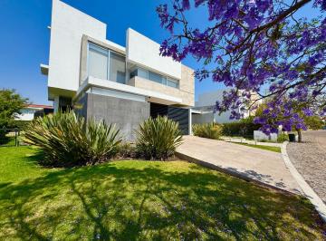 Casa de 3 habitaciones, Querétaro · Casa en Venta Campanario Oportunidad - Casa Vergel
