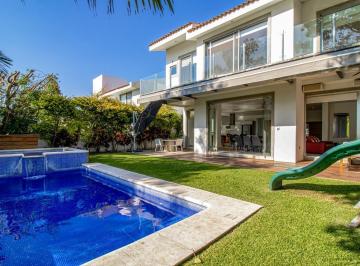 Casa de 3 habitaciones, Cuernavaca · Casa en Parariso Country Club en Venta