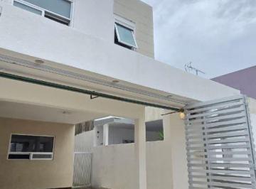 Casa · 180m² · 3 Recámaras · 2 Estacionamientos - Drago Inmobiliaria · Linda Casa Familiar en Residencial Isla Azul