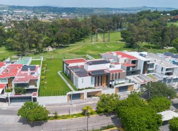 Casa en condominio de 6 habitaciones, San Pedro Tlaquepaque · Residencia de Lujo en Fraccionamiento con Club de Golf