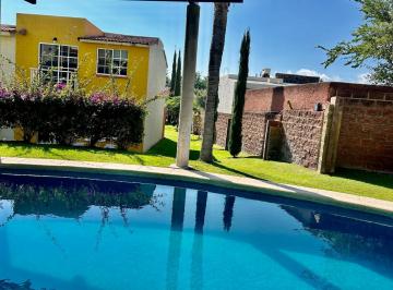 Casa en condominio de 2 habitaciones, Jocotepec · Renta Casa Amueblada, Totalmente Equipada, Senderos del Lago Frente Alberca