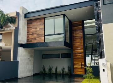 Casa · 248m² · 3 Recámaras · 2 Estacionamientos · Casa en Venta en Lomas Punta del Este, León Guanajuato