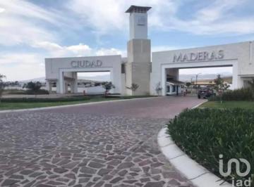 Terreno / Lote · 242m² · Terreno en Venta Cd Maderas Cluster Bugambilia en Corregidora