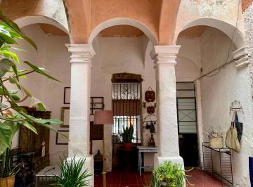 Casa de 4 habitaciones, Guadalajara · Oportunidad! Casa con Uso de Suelo Mixto y Potencial de Aprovechamiento