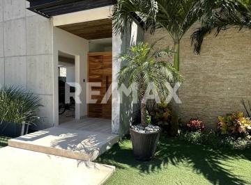 Casa · 406m² · 3 Recámaras · 3 Estacionamientos · Casa en Venta en Privada Oasis, Yucatán Country Club - (4)