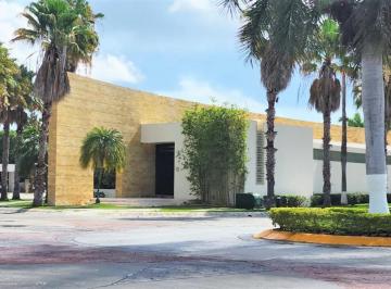 Casa · 750m² · 6 Recámaras · 5 Estacionamientos · Casa Lujosa Residencia en Venta, 4 Recamaras, Remodelada, Villa Magna, Cancun