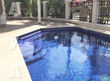 Casa · 450m² · 3 Recámaras · 2 Estacionamientos · Casa en Venta de 4 Recámaras, Piscina en Villa Magna, Cancún