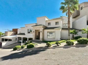 Casa · 473m² · 4 Recámaras · Residencia en Venta en Rincón de Las Lomas (4 Recámaras)