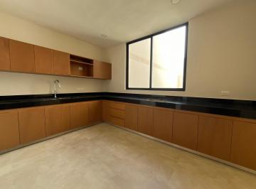 Casa de 4 habitaciones, Mérida · Casa 194 m², 4 Recámaras en Venta, Temozón Norte