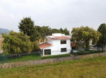 Casa en condominio de 3 habitaciones, Zinacantepec · Casa en Renta en Zinacantepec, Valle de Zamarrero, Vista Al Lago, Amueblada.