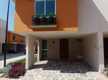 Casa en condominio de 2 habitaciones, San Pedro Tlaquepaque · Casa con 2 o 3 Habitaciones en Venta Atrás de Punto Sur