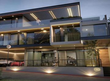 Casa · 187m² · 4 Recámaras · 4 Estacionamientos · Residencia a Estrenar en Real del Bosque, Lago de Guadalupe
