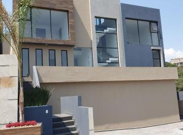 Casa · 670ha · 4 Recámaras · 4 Estacionamientos · Casa en Venta en Condado de Sayavedra Atizapan