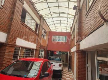 Casa · 590m² · 3 Estacionamientos · Casa en Venta en La Romana, Tlalnepantla, Estado de México.