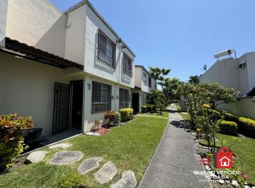 Casa · 72m² · 3 Recámaras · 1 Estacionamiento · Casa con Alberca en Venta en Real Santa Fe II Xochitepec