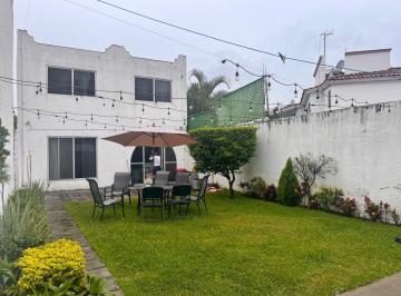 Casa · 220m² · 6 Recámaras · 5 Estacionamientos · Casa en Venta Fraccionamiento Villas del Lago Cuernavaca, Morelos
