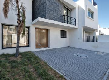 Casa de 3 habitaciones, Querétaro · Hermosa Casa en Venta en El Refugio, 3 Recámaras, Una en Pb, 3 Baños Completos