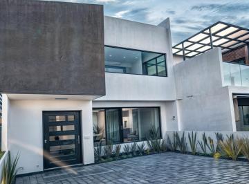 Casa de 3 habitaciones, Corregidora · Casa en Venta en Cañadas del Arrroyo, 3 Recámaras, 3.5 Baños, Roof Garden, Lujo