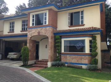 Casa · 278m² · 3 Recámaras · 3 Estacionamientos · Casa en Venta en Santa María Magdalena Ocotitlan