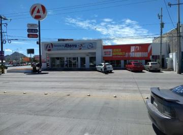 Local comercial · 170m² · 15 Estacionamientos · Local en Chihuahua en Esquina con Estacionamiento