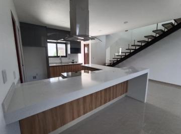 Casa en condominio · 255m² · 4 Recámaras · 2 Estacionamientos · Casa en Venta en Real del Bosque con 4 Recamaras y Roof Garden