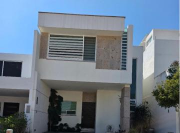 Casa de 4 habitaciones, Aguascalientes · Casa en Venta en Aguascalientes Norte Ruscello Rec Pb Baño Completo Muy Bella