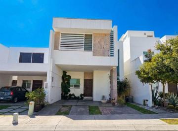 Casa de 4 habitaciones, Aguascalientes · Casa en Venta en Aguascalientes Norte Ruscello Rec Pb Baño Completo Muy Bella