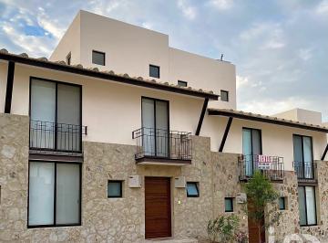 Casa · 196m² · 4 Recámaras · 2 Estacionamientos · Casa en Venta con 4 Recamaras y Roof Garden, Samare Zibata