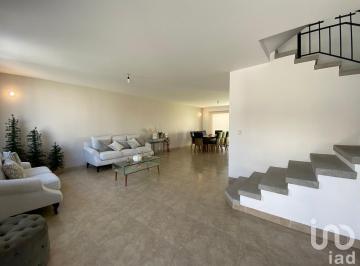 Casa · 196m² · 4 Recámaras · 2 Estacionamientos · Casa Amplia con 4 Recámaras y Roof Garden Samare Zibatá