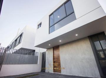 Casa · 232m² · 3 Recámaras · 2 Estacionamientos · Casa en Venta en Bosques Vallarta