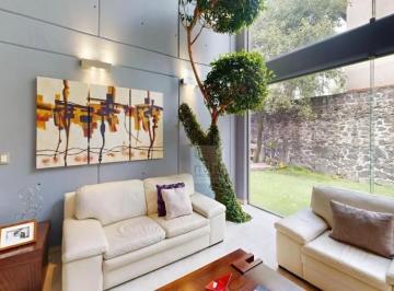 Casa en condominio de 4 habitaciones, Tlalpan · Casa Moderna en Venta con Jardin Plano y Sala con Doble Altura en Jardines del Celestun
