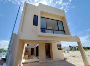 Fachada principal · En Venta Casa de 3 Recámaras con Vista Al Mar en El Puerto de San Benito Yucatán