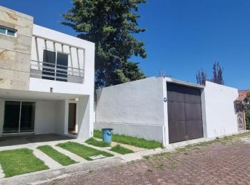 Casa · 290m² · 3 Recámaras · 4 Estacionamientos · Casa en Llano Grande