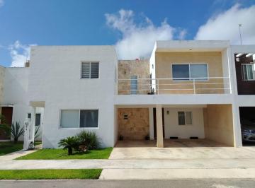 Casa en condominio de 3 habitaciones, Conkal · Casa en Venta Privada Residencial Bosques de Conkal