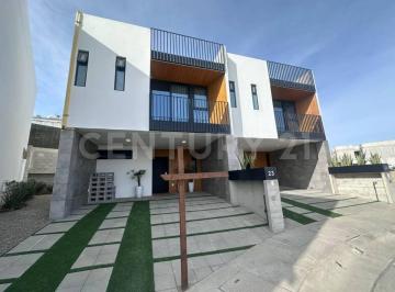 Casa · 115m² · 2 Recámaras · 2 Estacionamientos · Casas en Venta en El Soler, Tijuana Baja California.