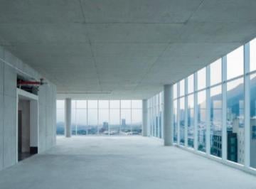 Oficina · 173m² · 8 Estacionamientos · Oficina en Venta en Valle Oriente