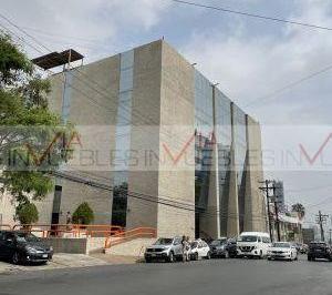 Oficina · 75m² · 5 Recámaras · 50 Estacionamientos · Oficina en Venta en Lomas de San Francisco